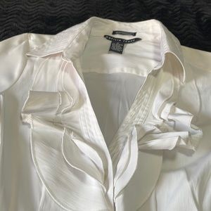 Gently worn  stretch button  blouse/ ruffled v neck collar  stitch collar